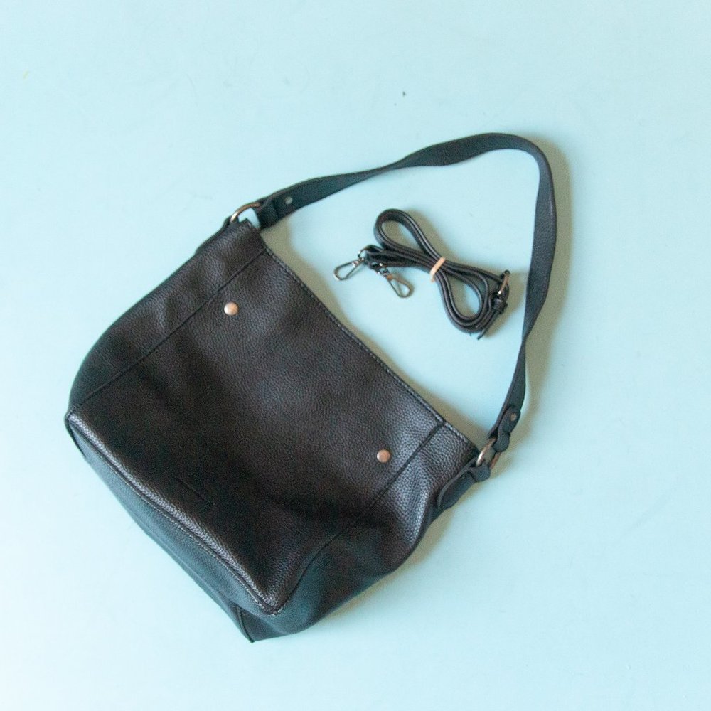 LIKE NEW Montana West Black Genuine Pebble Leather Adjustable Strap Purse